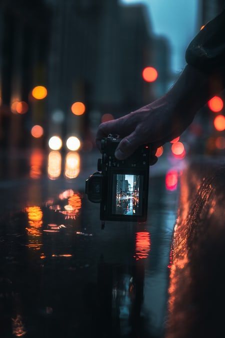 City Lights Portrait Photography, Person Taking Photo With Camera, Symmetry Photography, Frame Within A Frame, Night Time Photography, Prewedding Ideas, Beard Hairstyle, Cool Photography, Dslr Cameras