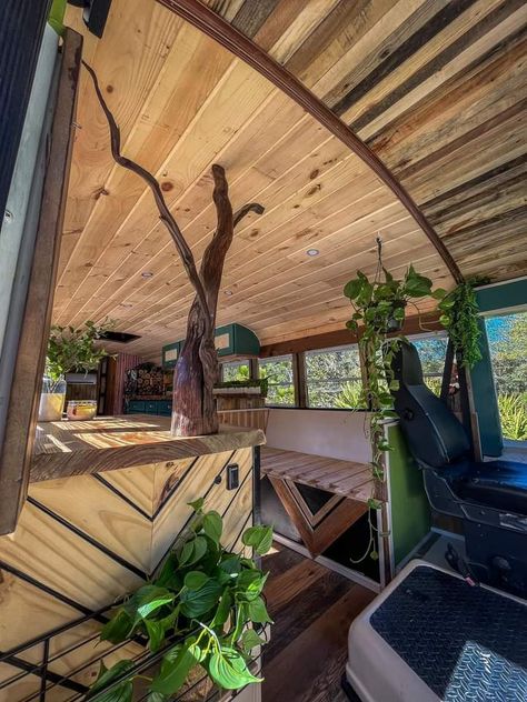 Rustic Camper Renovation, School Bus Tiny House, School Bus House, Motorhome Interior, Camper Interior Design, Bus Interior, Airstream Interior, Short Bus, Camper Trailer Remodel