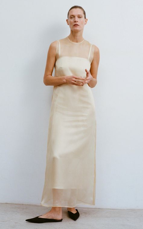 Women's Sophie Et Voila Pre Fall 2024 Collection | Moda Operandi Minimal Chic Outfits, Formal Winter Outfits, Minimal Dress, White Bridal Dresses, Iconic Dresses, Basic Wear, Upcycled Fashion, Indian Designer Outfits, Ankara Styles