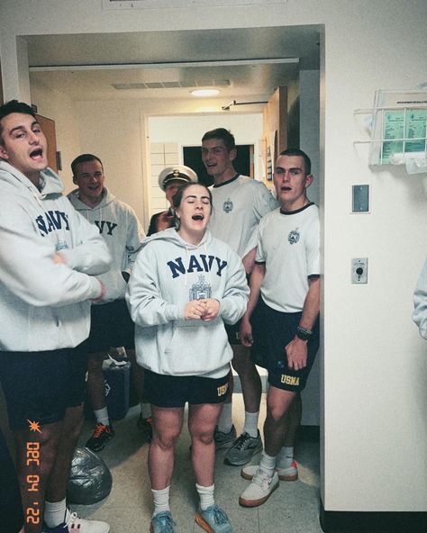 Jrotc Aesthetic High School, Us Navy Aesthetic, Naval Academy Aesthetic, Army Motivation, Military School Aesthetic, Us Navy Women, Navy Aesthetic Military, Coast Guard Academy, Navy Corpsman