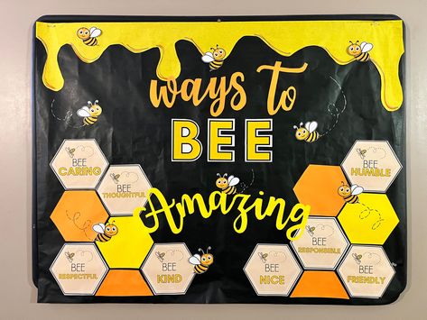 Bee Bulliten Boards, Recognition Board Classroom, Bee Theme Bulletin Board, Animal Bulletin Board, Spelling Bee Decorations, Classroom Window Decorations, Bee Bulletin Boards, Notice Board Decoration, Back To School Gifts For Kids