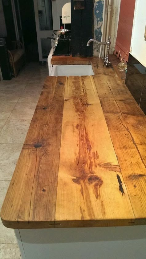 recycled wooden counter top Rustic Countertops, Wooden Worktops, Replacing Kitchen Countertops, Wooden Countertops, Outdoor Kitchen Countertops, Outdoor Kitchen Bars, Wooden Counter, Diy Countertops, Diy Holz