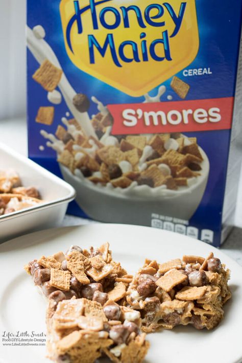 These Marshmallow S'Mores Cereal Treat Bars make a perfect after school or sports snack. A great, new way to enjoy all the flavor of s'mores in a bar! #BestCerealEver #ad @shopritestores Marshmellow Treats, Cereal Treat Bars, Cereal Bars Homemade, Marshmallow Cereal, Bars Dessert, Golden Grahams, Cereal Dessert, Treat Bar, Marshmallow Treats