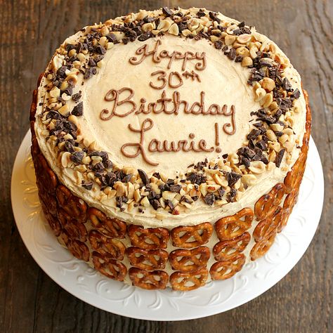 Pretzel Cake, Pretzel Desserts, Chocolate Peanut Butter Cake, Peanut Butter Pretzel, Peanut Butter Cake, Types Of Cakes, Butter Cake, Group Meals, Chocolate Peanuts