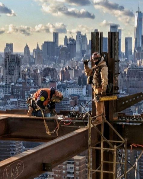 Skeleton Construction Worker, Ironworkers Tattoo, 80s Construction Worker, New York Construction Workers, Iron Workers, Iron Worker, Men At Work, Construction Worker Memes, Hotel Floor Plan