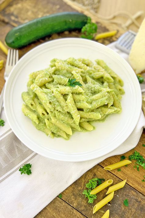 Creamy Zucchini Pasta, Artichoke Bites, Zucchini Pasta Recipes, Creamy Zucchini, Pasta Healthy, Tapas Recipes, 20 Minute Recipes, Zucchini Pasta, 2000 Calorie Diet