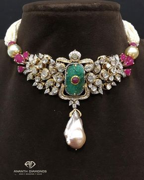 Polki Pendant, Elegant Choker, Saree Bollywood, 20 June, Pearl Necklace Designs, Diamond Necklace Designs, Beaded Necklace Designs, Antique Jewelry Indian, Pearl Jewelry Wedding