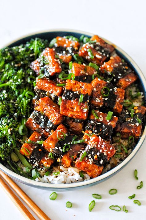 Teriyaki Tofu with Seaweed Belt (Vegan Teriyaki "Eel") Tofu Seaweed, Best Teriyaki Sauce, Grilled Eel, Vegan Teriyaki, Sticky Sauce, Tofu Recipes Vegan, Teriyaki Tofu, Firm Tofu, Tofu Dishes