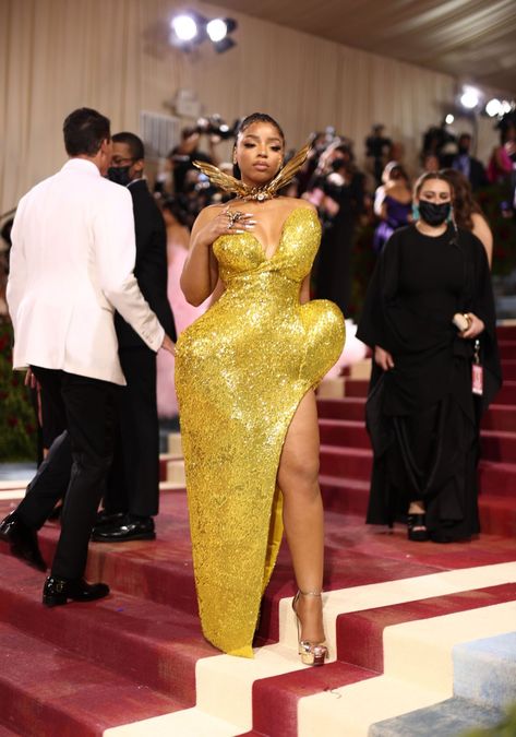 Sculptural Dress, Gala Photos, Best Met Gala Looks, Structured Gown, Chloe Bailey, Fundraising Gala, Chloe X Halle, First Monday, Halle Bailey