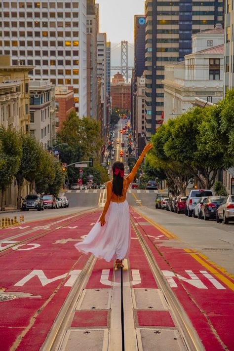 The Ultimate List of Instagrammable Spots in San Francisco | A Traveling Fairy Birthday In San Francisco, San Francisco Lifestyle, San Francisco Trip, San Francisco Photoshoot, San Francisco Photo Ideas, San Francisco Picture Ideas, San Francisco Fashion, San Francisco Bridge Picture Ideas, San Francisco Instagram Pictures