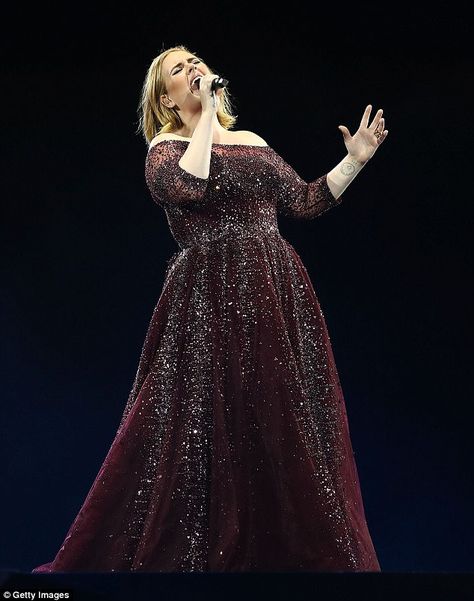 Adele Adele Birthday, Adele Pictures, Adele Style, Adele Photos, Adele Concert, Man Posing, Adele Dress, Laura Vandervoort, Gossip Girls