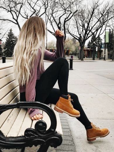 Timberland Boots Outfit Mens, Women Leggings Outfits, Timberland Boots Outfit, Timberland Waterproof Boots, 80s Fashion Trends, Timberland Outfits, Old Navy Leggings, Boots And Leggings, Yellow Boots