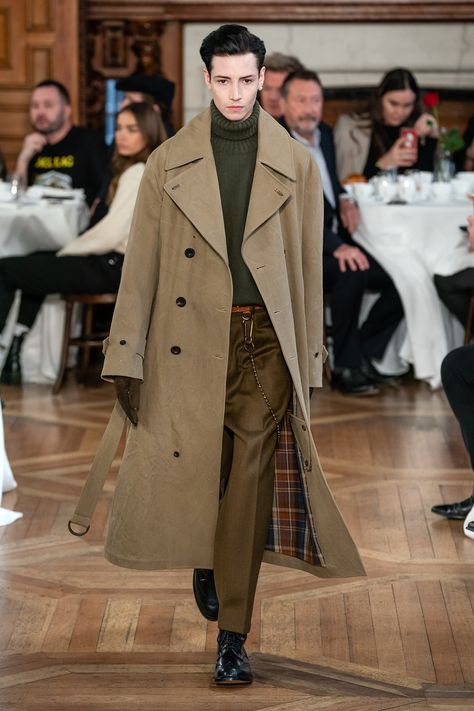 Kent & Curwen Fall 2019 Menswear Fashion Show Collection: See the complete Kent & Curwen Fall 2019 Menswear collection. Look 1 Style Classe, Kent Curwen, London Fashion Week Mens, Simple Lifestyle, Mens Fashion Smart, Male Fashion Trends, Vogue Germany, Mens Fashion Week, Winter Outfit Inspiration