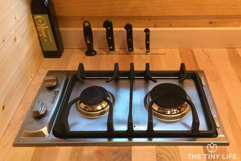 Two Burner Stove Top Tiny House, Tiny Kitchen Appliances, Small Stoves For Tiny Houses, Minimal Tiny House, Tiny House Kitchen Appliances, Tiny Cabin Kitchen, Simple Farmhouse Plans, Small Toaster Oven, Tiny House Appliances