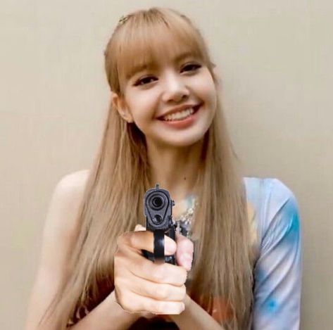 blackpink lisa meme funny blink lalisa Lisa Meme Funny, Lisa Blackpink Funny, Lisa Funny Face, Blackpink Memes Funny, Lisa Funny, Blackpink Meme, Rose Pic, Memes Blackpink, Stickers Kpop