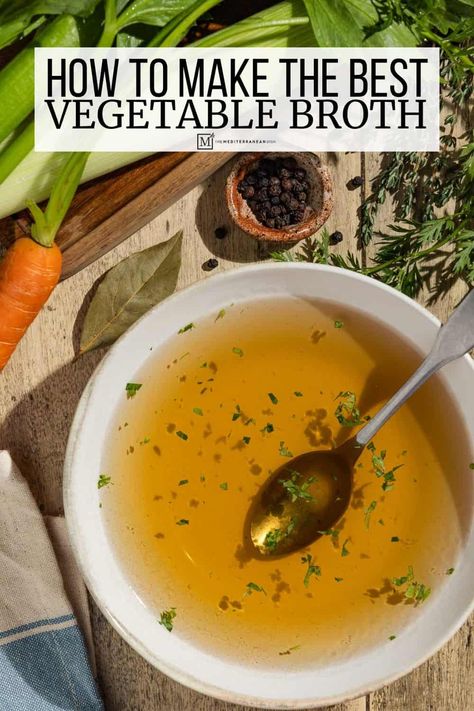 Learn how to make vegetable broth with this easy vegetable stock recipe, complete with dried mushrooms, tomato, herbs and spices. Veg Stock Recipes, Vegan Broth Recipe, Diy Vegetable Broth, How To Make Vegetable Broth, Vegetable Broth Recipes, Easy Vegetable Broth, Homemade Veggie Broth, Vegetable Stock Recipe, Vegetable Broth Recipe