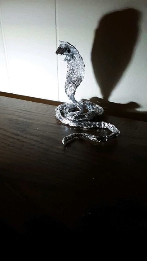 Aluminum Foil Art Sculpture, Tin Foil Art, Aluminum Foil Art, Tin Foil, Foil Art, School Holidays, Aluminum Foil, Art Sculpture, Sculpture Art