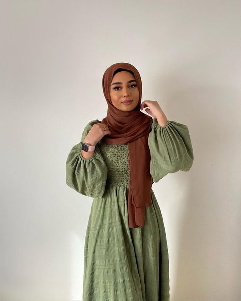 Chic Evening Dress, Stile Hijab, Hijab Look, Streetstyle Outfit, Modest Fashion Hijab, Muslim Fashion Hijab Outfits, Outfits Modest, Hijab Style Casual, Hijabi Fashion Casual