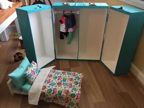 American Girl Clothes Storage, American Girl Doll Storage, Ag Doll Storage, Diy Doll Carrier, Our Generation Doll Storage, Our Generation Doll House Diy, Play Bedroom, Our Generation Sets Storage, Doll Organization