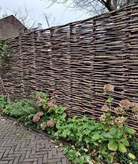 Fence Aesthetic, House Fencing, Backyard Wood Fence, Wooden Fence Design, Branch Fence, Wooden Fence Ideas, Wooden Privacy Fence, Backyard Privacy Ideas, Backyard Fence Ideas