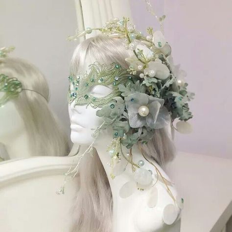 What a stunning, forest inspired mask.  This would be a fabulous addition to a fairy costume. Fairy Mask Diy, Fae Masquerade Mask, Nature Masquerade Mask, Forest Masquerade Mask, Fairy Masquerade Mask, Floral Masquerade Mask, Fae Party, Forest Masquerade, Fairy Masquerade