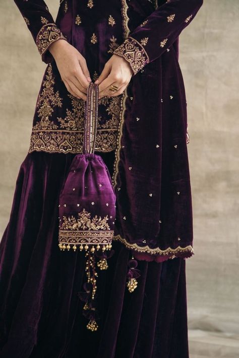 Sagan Outfits, Velvet Gharara, Gharara Dress, Sureena Chowdhri, Gharara Designs, Velvet Dress Designs, Potli Bag, Stylish Short Dresses, Velvet Suit