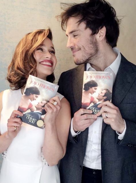 this book is everything i love them  #mebeforeyou #louisaclark #willtraynor #cute #love #book #shopping #gifts #christmas Jojo Moyes, Sam Claflin, I Love Cinema, Movie Couples, Emilia Clarke, Romance Movies, Great Movies, Series Movies, Hunger Games