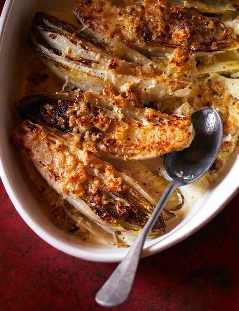 Super easy chicory recipe: made using chicory, also sometimes called endive. Ready in just 20 minutes, a delicious comfort food, French side dish. French Side Dishes, Thanksgiving Side Dish Recipes, Endive Recipes, Chicory Recipe, Thanksgiving Side Dish, Fingerfood Party, Thanksgiving Recipes Side Dishes, Thanksgiving Side, Easy Salad Recipes