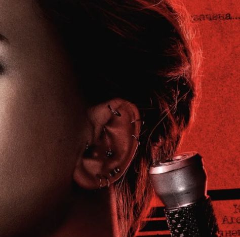 Marvel Picture Wall, Women With Piercings, Marvel Scenes, Picture Wall Ideas, Mode Indie, Black Widow Aesthetic, Marvel Wall Art, Наташа Romanoff, Earring Inspo