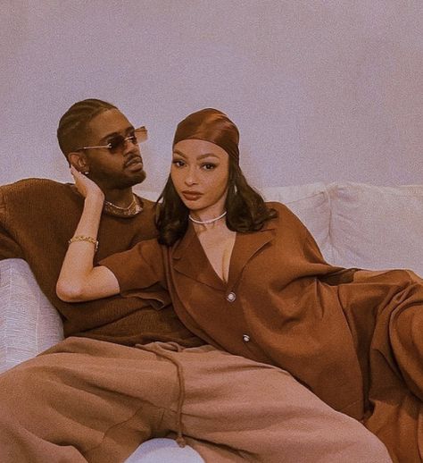 Describe Love, Couple Pregnancy Photoshoot, Couple Fits, Beautiful Photoshoot Ideas, Black Love Couples, Couples Vibe, Black Couples Goals, Photoshoot Themes, Couple Photoshoot Poses