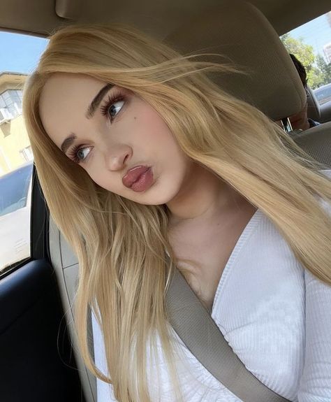 Kim Petras Makeup, Trans Reference, Kim Petras Aesthetic, Kim Petras, Perfect People, Playlist Covers, Women In Music, Face Claims, Singers