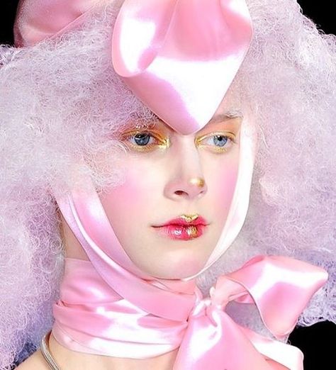 Lamb Makeup, Sheep Costumes, Lamb Costume, Textiles Sketchbook, Givenchy Beauty, Avant Garde Makeup, Christian Dior Haute Couture, Runway Makeup, Cabbage Patch Dolls