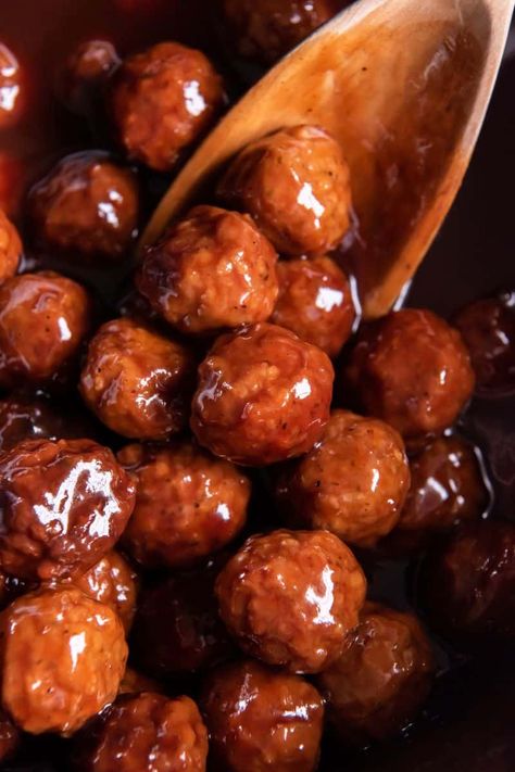 Oven Meatballs Recipe, Sweet N Sour Meatballs, Bbq Grape Jelly Meatballs, Gf Appetizers, Frozen Meatball Recipes, Meatball Appetizer, Meatball Appetizer Recipe, Jelly Meatballs, Grape Jelly Meatballs