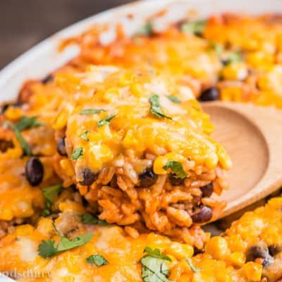 Cheesy Enchilada Rice and Beans Casserole - Mommy's Home Cooking Enchilada Rice, Cheesy Enchiladas, Black Beans And Rice, Bean Enchiladas, Cheese Enchiladas, Meatless Monday Recipes, Rice And Beans, Meatless Dinner, Red Enchilada Sauce