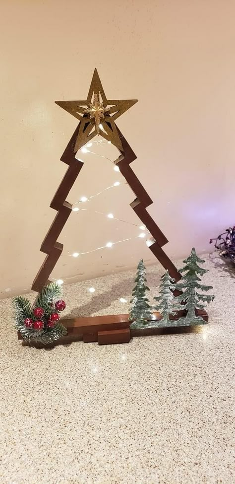 Wooden Christmas Trees With Lights, Jenna Blocks Crafts, Jenna Block Christmas Tree, Jenga Block Reindeer, Jenga Block Christmas Trees, Jenga Christmas Tree, Jenna Block Crafts, Dollar Tree Jenga Block Crafts Christmas, Jenga Block Christmas Tree