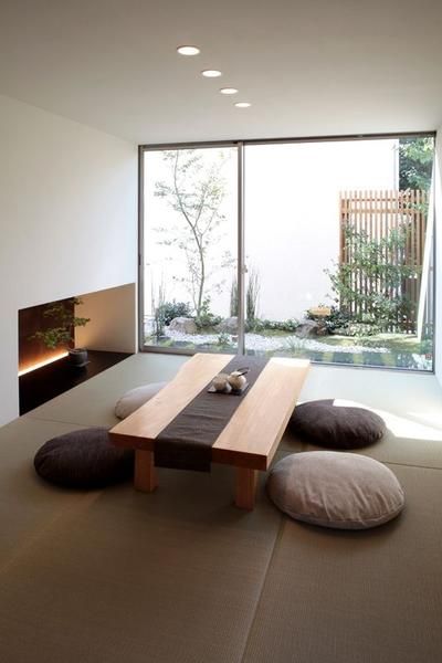 Japanese Interior Design Modern, Japanese Living Rooms, Reka Bentuk Bilik Tidur, Japanese Living Room, Modern Japanese Interior, Zen Interiors, Japanese Home Design, Interior Design Minimalist, Loft Interior