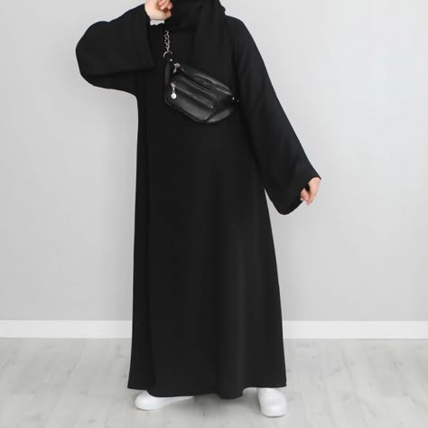 Latest Abaya Designs, Latest Abaya, Moslem Fashion, Black Abaya, Hijab Trends, Modest Fashion Hijab, Muslim Fashion Hijab Outfits, Muslim Outfits Casual, Hijab Style Casual