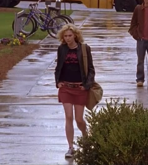 Peyton Sawyer Outfits Season 1, Peyton One Tree Hill Style, Payton One Tree Hill Outfits, One Tree Hill Peyton Outfits, One Tree Hill Fashion, Payton One Tree Hill, Payton Sawyer Outfits, Peyton Sawyer Outfits, One Tree Hill Outfits