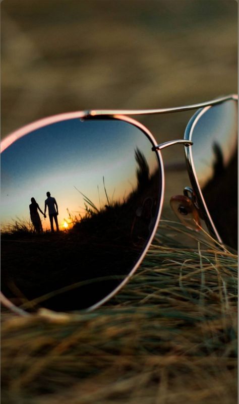 Love Couple Wallpaper, Perspective Photography, Reflection Photography, Time Photography, Photographie Portrait Inspiration, Creative Photography Techniques, Foto Tips, Foto Poses, Cute Photography