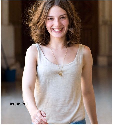 Babi-3 metros sobre el cielo Spanish Actress, Actrices Hollywood, Celebrity Look, Girl Face, Balayage, Pretty People, Tank Top Fashion, Womens Hairstyles, Short Hair Styles