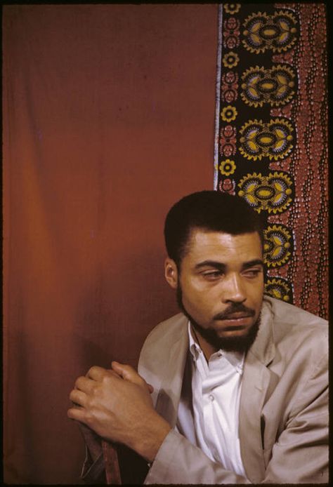 a young James Earl Jones, photographed by Carl Van Vechten James Earl Jones, Gil Scott Heron, Vintage Black Glamour, Black Actors, Black Hollywood, African American History, Film Serie, Famous Faces, Look At You