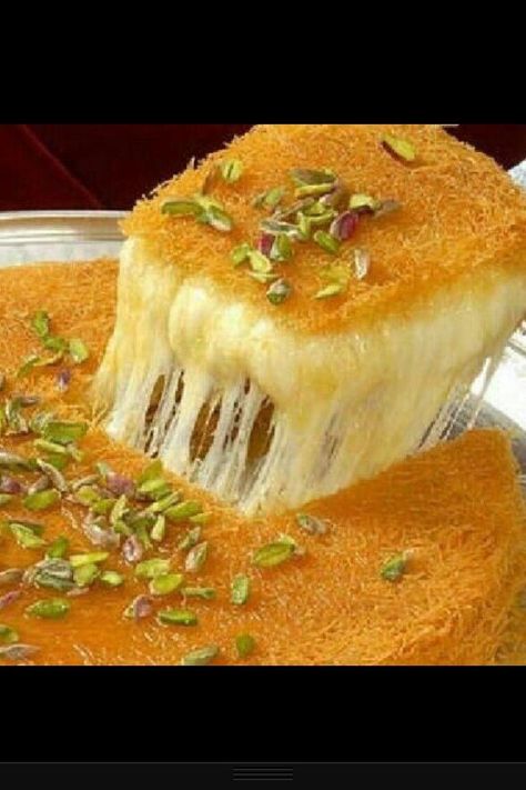 Kunafa Recipe, Jordanian Food, Egyptian Desserts, Ramadan Sweets, Arabic Sweets Recipes, Weekend Recipes, Lebanese Desserts, Ramadan Desserts, Arabic Desserts