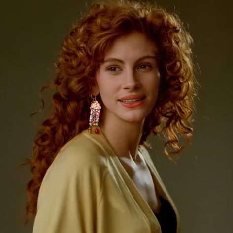 Julia Roberts Hair, Medium Red Hair, Ginger Hair Dyed, Red Hair Makeup, Hair Movie, Red Ombre Hair, Short Grunge Hair, Red Curly Hair, Red Hair Woman