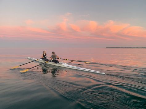 Rowing Aesthetic, Crew Aesthetic, Rowing Photography, Rowing Sport, Rowing Crew, Rowing Team, Crew Team, Row Row Your Boat, Sports Aesthetic