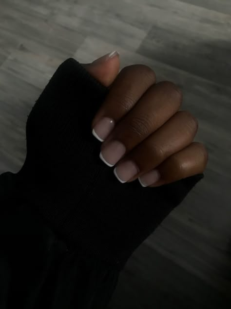 Short Natural Winter Nails, French Tip Black Women, Natural Nails Designs Short, French Tips Natural Nails, Nurse Nails Natural, Short White Tip Nails, Manicure Ideas For Short Nails Natural, Overlay Nails Natural, French Manicure Natural Nails