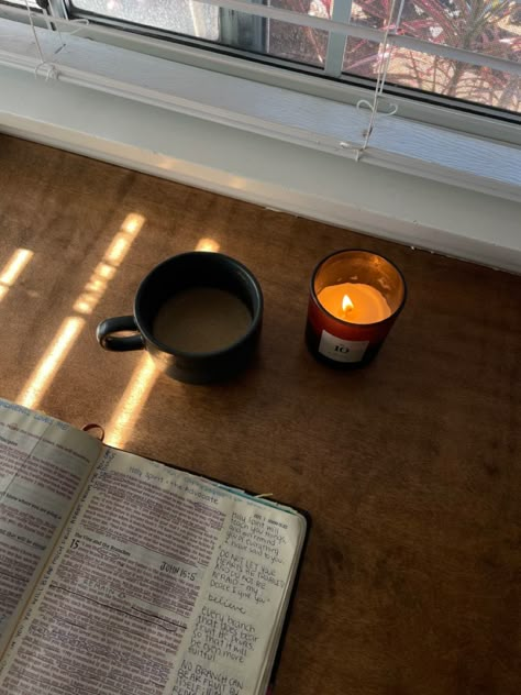 Fall Bible Reading Aesthetic, Quiet Time With God Aesthetic, Cozy Bible Study, Peaceful Morning Aesthetic, Mornings With Jesus, Quiet Time Aesthetic, Morning Bible Study, Morning Quiet Time, Quiet Time With God