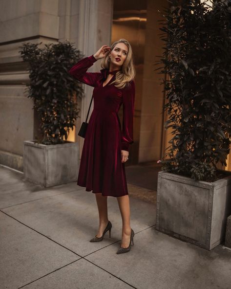 undefined Office Party Dress, Velvet Holiday Dress, Black Halo Dress, Business Attire Women, Red Velvet Dress, Skater Dresses, Professional Attire, Office Party, Business Dresses