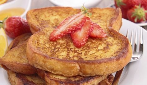 Egg White French Toast | Eggland's Best Metabolism Recipes, Fast Metabolism Recipes, Fast Metabolism Diet Recipes, Fmd Recipes, Metabolic Diet Recipes, Strawberry French Toast, Breakfast Diet, Sprouted Grain Bread, Grain Bread