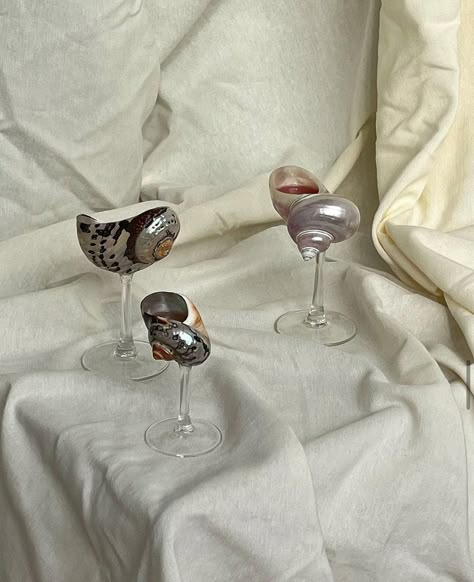 Wine Tower, Shell Glasses, Cosy Room, Fruit Jewelry, Pinterest Room Decor, Wedding Reception Inspiration, Natural Wine, Old Money Aesthetic, Architectural Digest