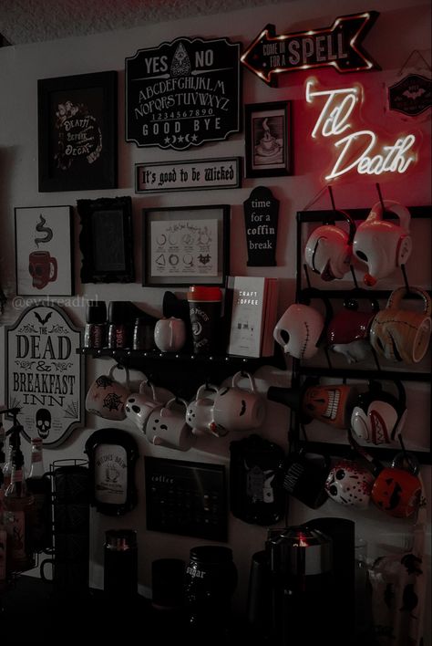 Goth Coffee Bar, Goth Room Aesthetic, Goth Bedroom Aesthetic, Spooky Bedroom, Grunge Decor, Decoration Valentines Day, Horror Home Decor, Bedroom Gaming Room, Lights For Wedding